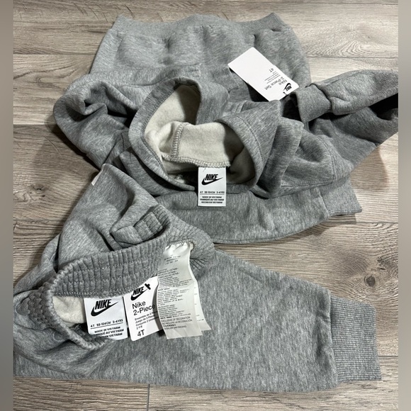 Unisex Nike Toddler 4T Club Fleece Pullover Hoodie and Pants, 2-Piece Set  NWT - Picture 8 of 12